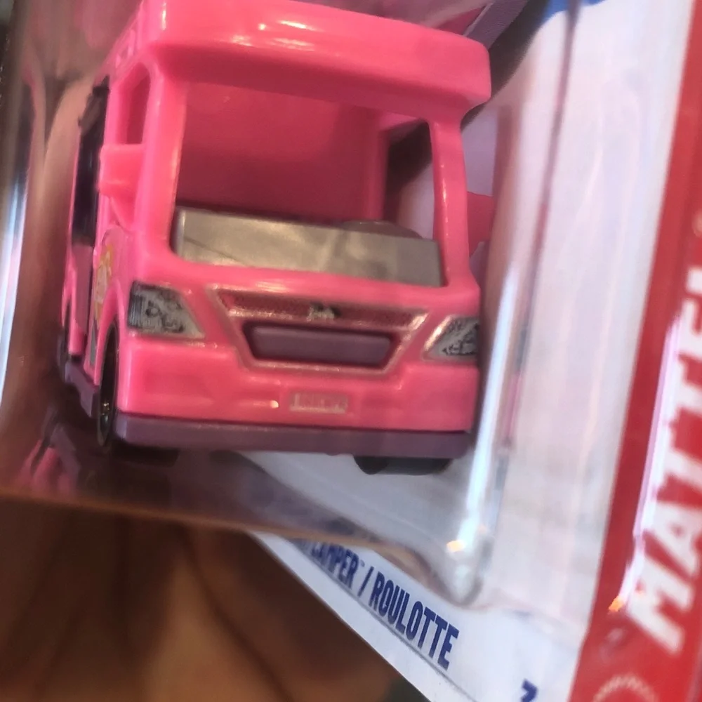Mattel Barbie Hot Wheels Dream Camper - Pink and Blue